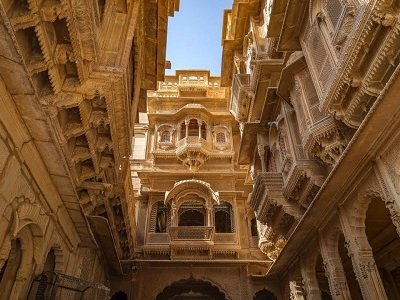 taxi-for-patwa-haveli